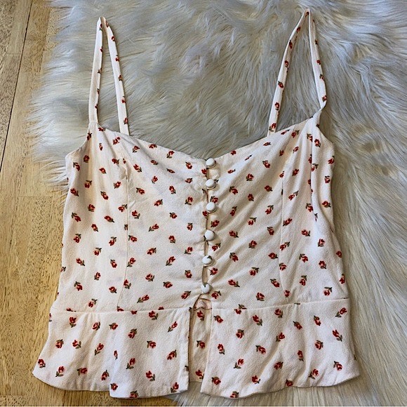 Reformation Tops - Reformation Top Roses Size 6 Barbie look